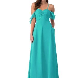Bridesmaid dress never used. Brand: Azazie. Size: small